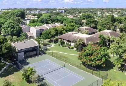 Banyan Courts Condominiums, Boca Raton