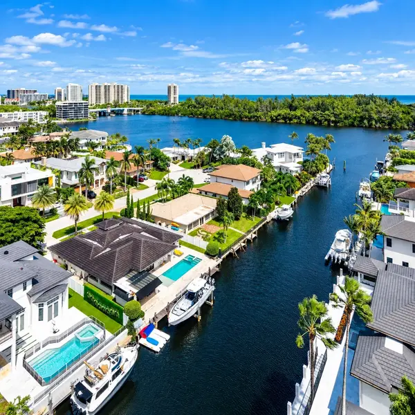 Lake Rogers Isle Luxury Rentals