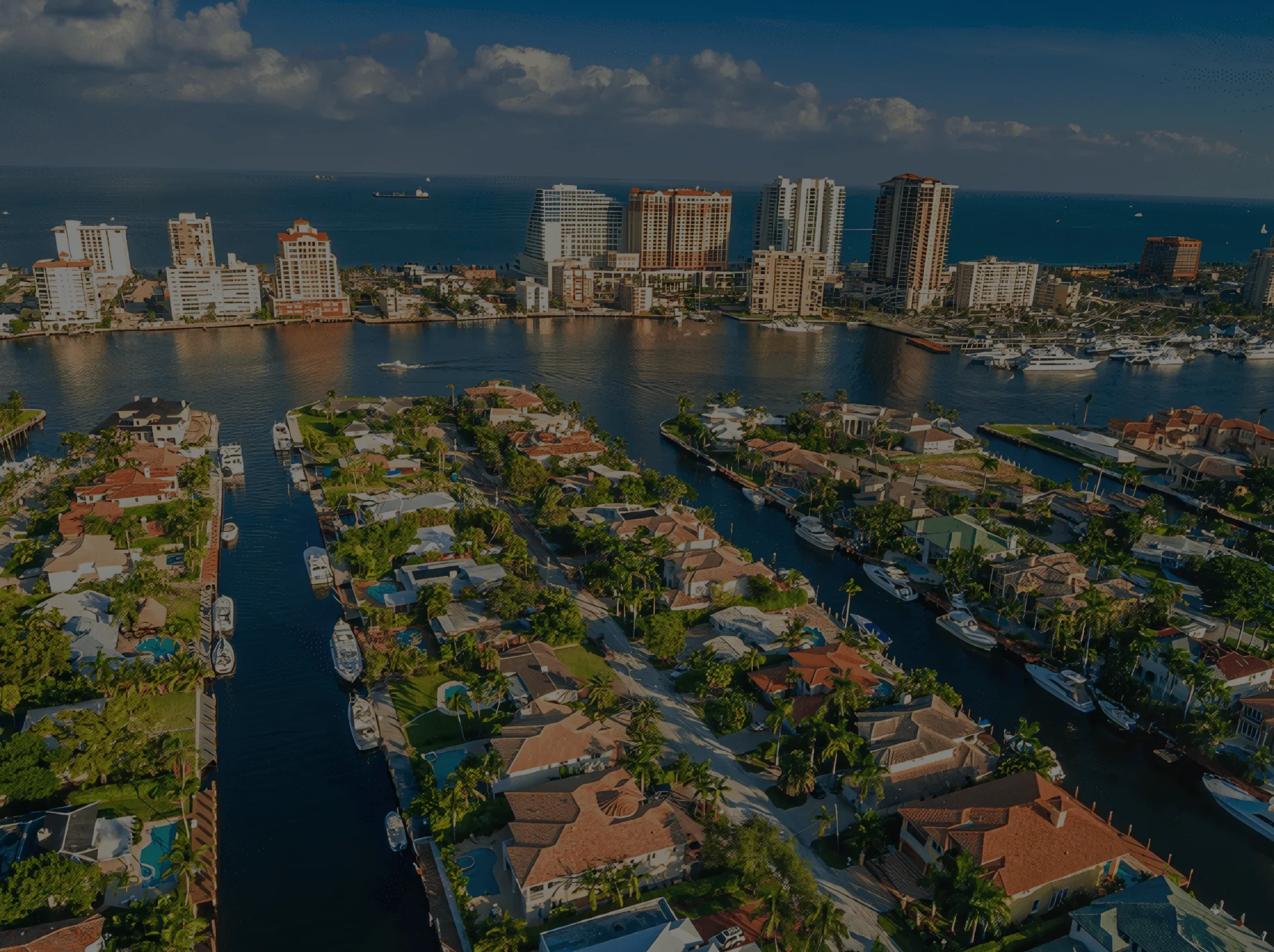 An aerial image of a Atlantis, Florida neighborhood.