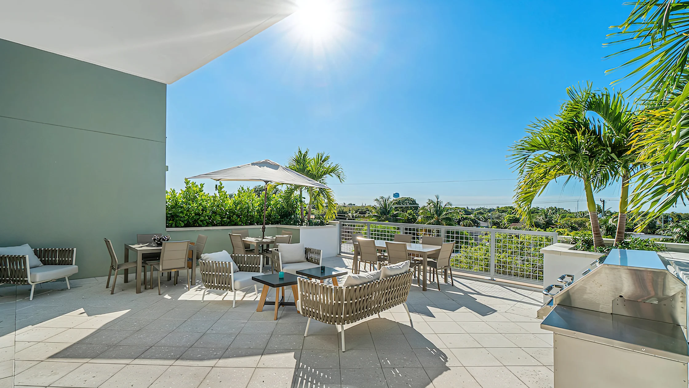 236 Fifth Avenue Amenities