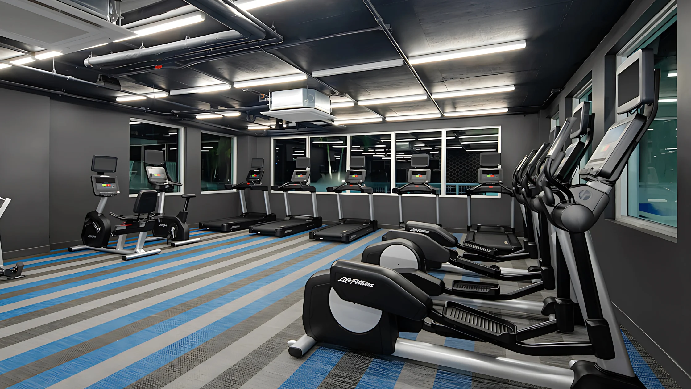 236 Fifth Avenue Amenities