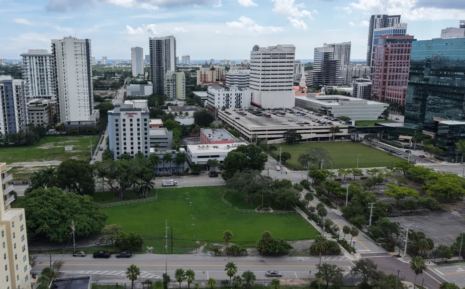 Aerial view of the undeveloped lot at 301 N. Andrews Avenue in Fort Lauderdale’s Flagler Village, the planned site of the Arts Park project.