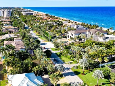 Drone footage of Higland Beach, Florida